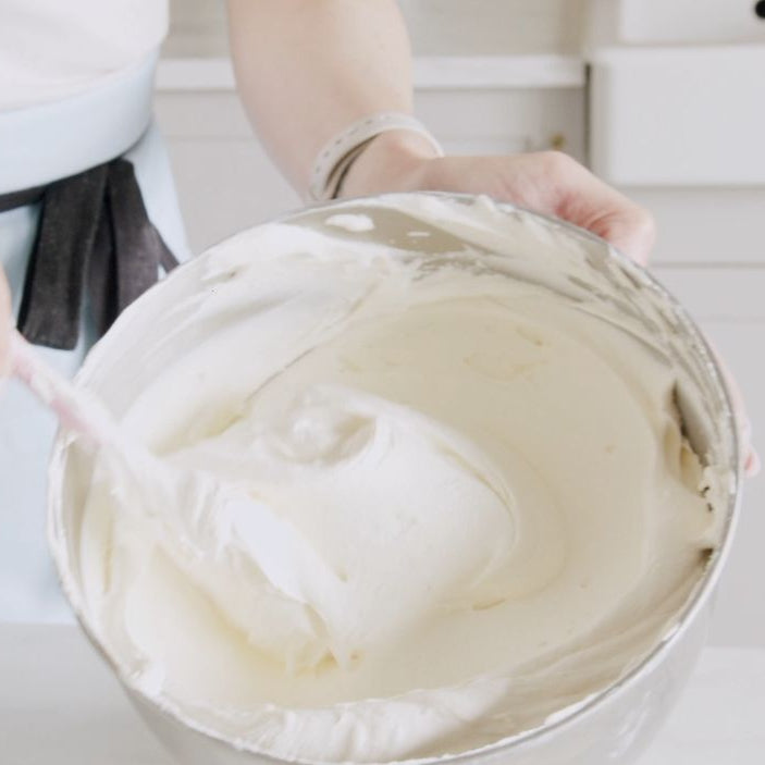 ONLINE American Buttercream Recipe - ChellBells Cakes