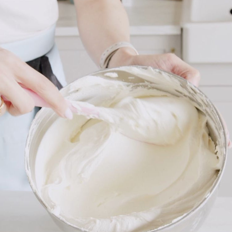 ONLINE American Buttercream Recipe - ChellBells Cakes