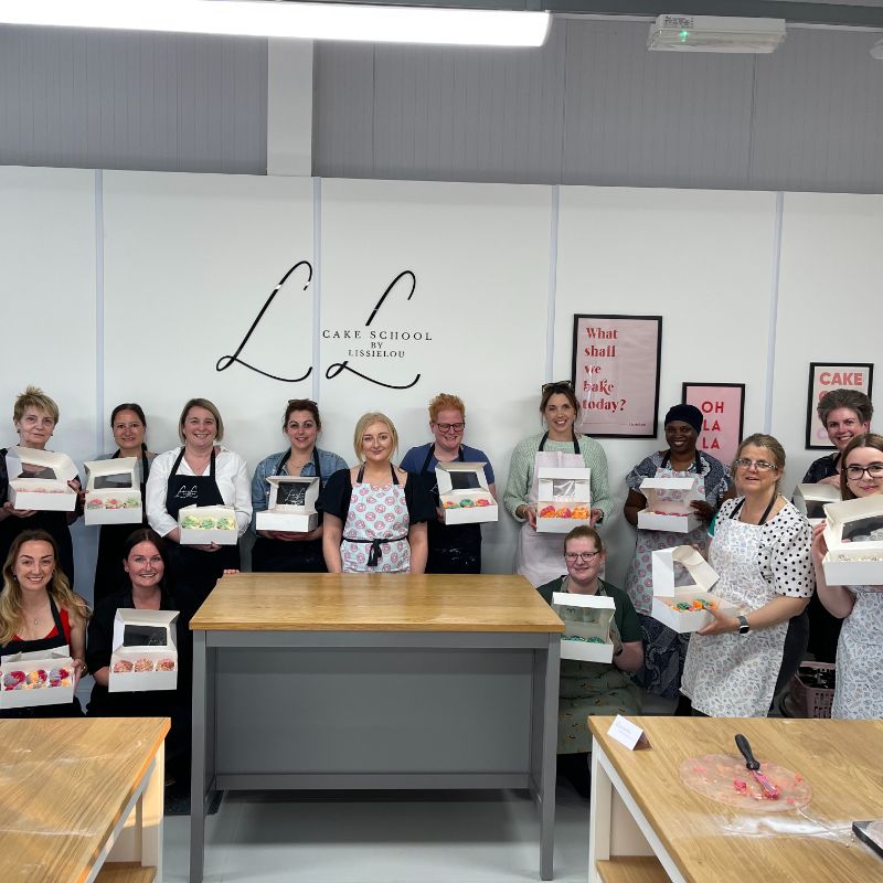 Christmas Winter Themed Buttercream Flowers with Beckie Chapman at The LissieLou Cake School