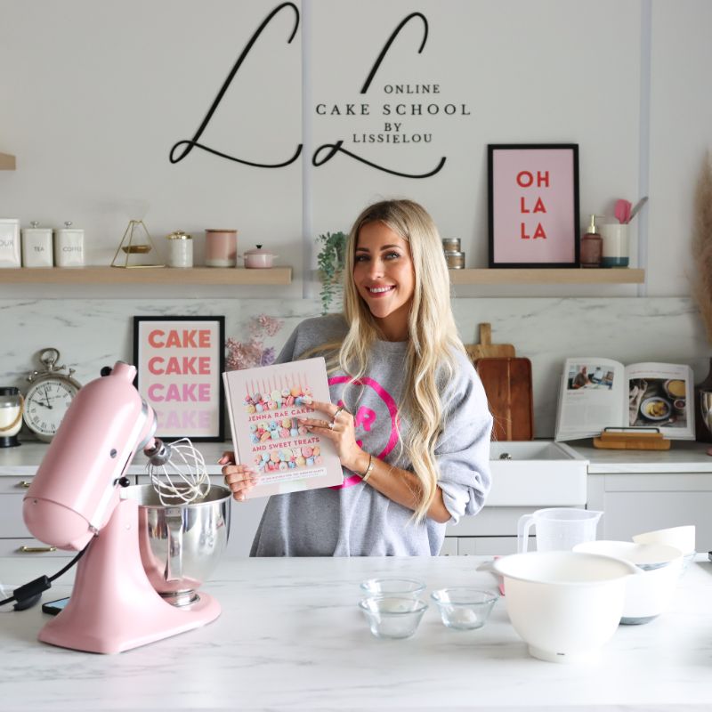 ONLINE Vanilla Sponge Cake Course - Jenna Rae Cakes