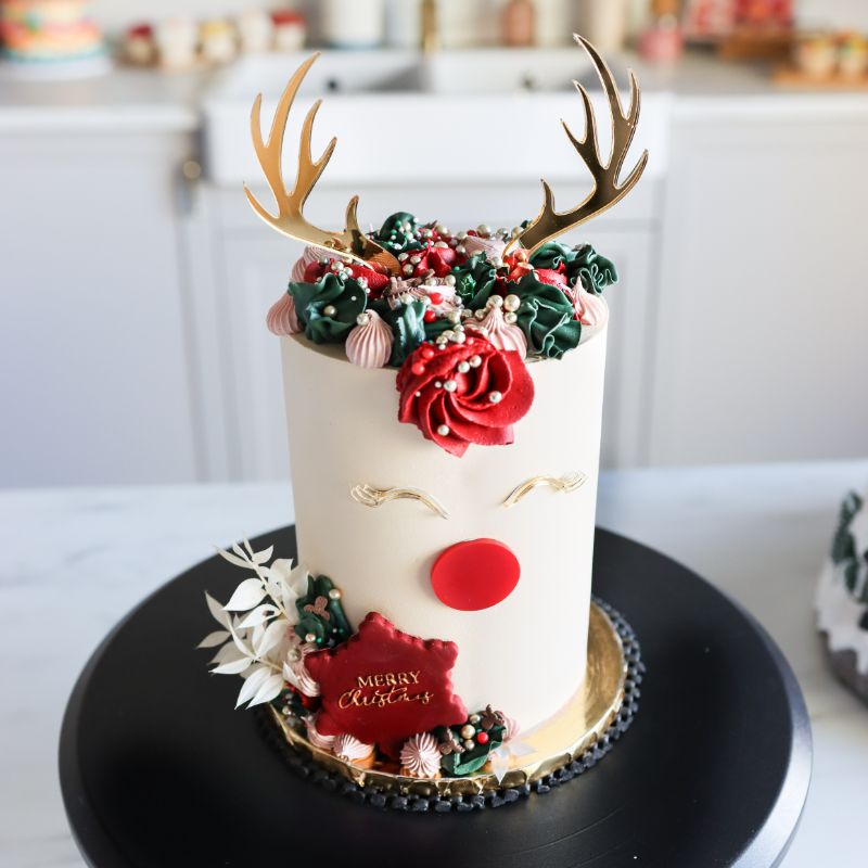 Online Mini Ruddy Christmas Cake Course - ChellBells Cakes