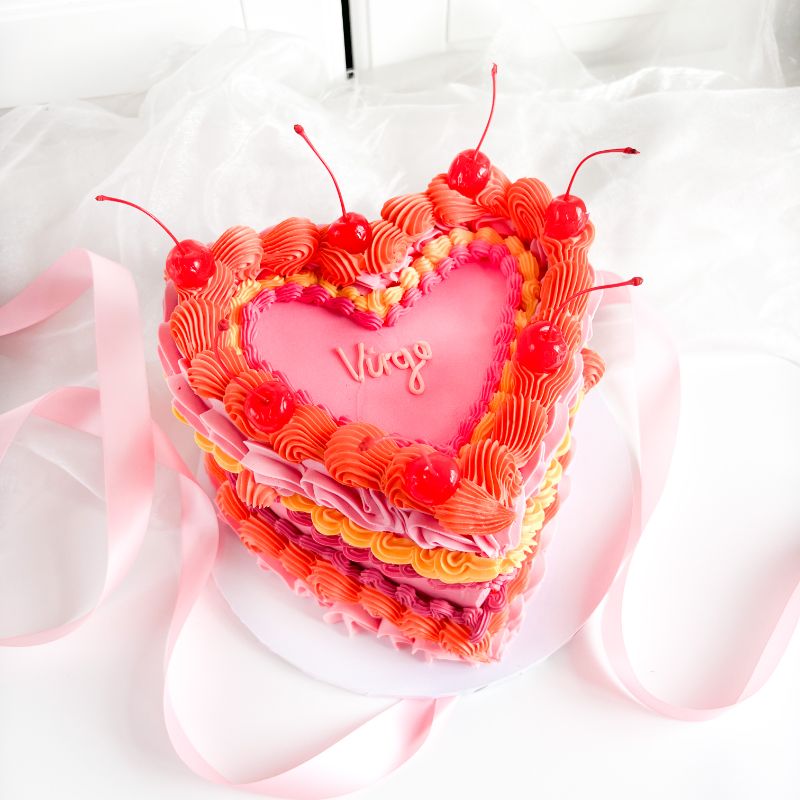 Heart Lambeth Cake Course with ChellBells Cakes at The LissieLou Cake School