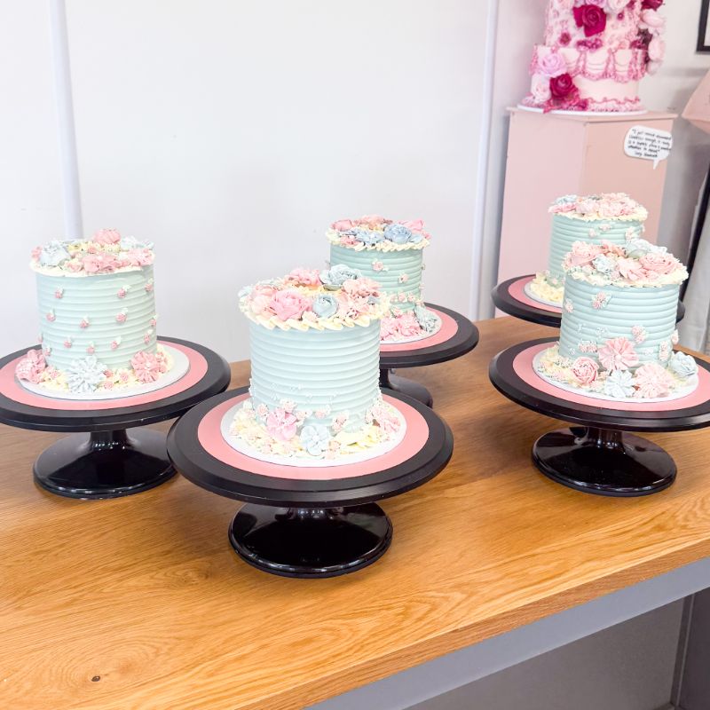 NEW: Vintage Love Cake Class with ChellBells Cakes at The LissieLou Cake School