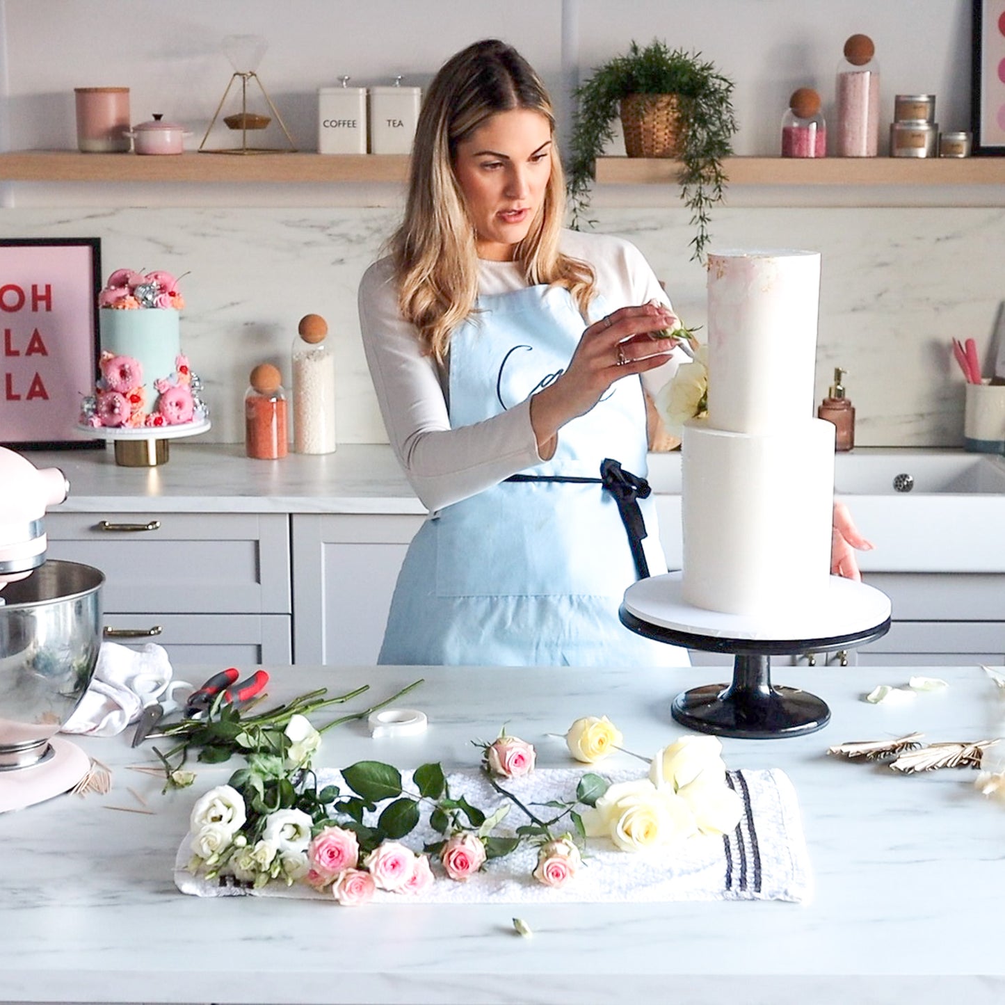 ONLINE Modern Floral Wedding Cake Class - ChellBells Cakes