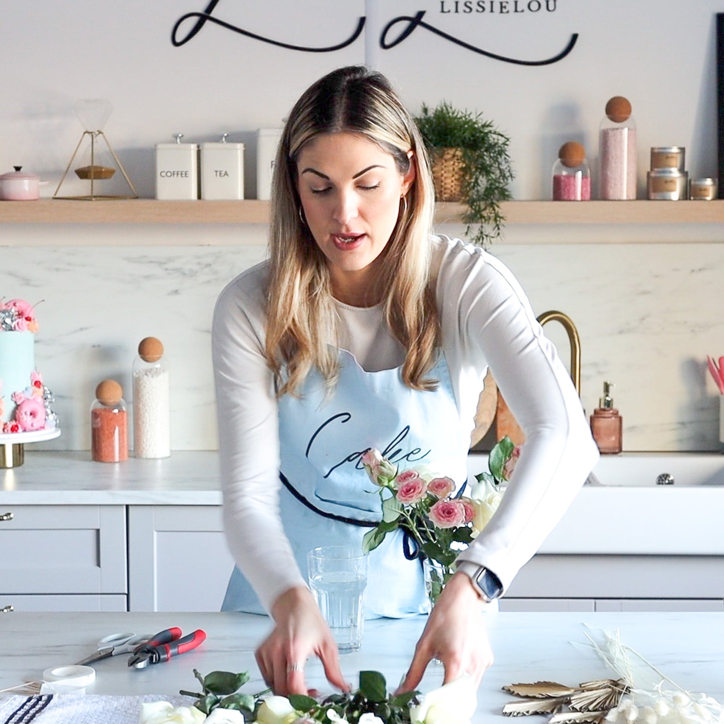 ONLINE Modern Floral Wedding Cake Class - ChellBells Cakes