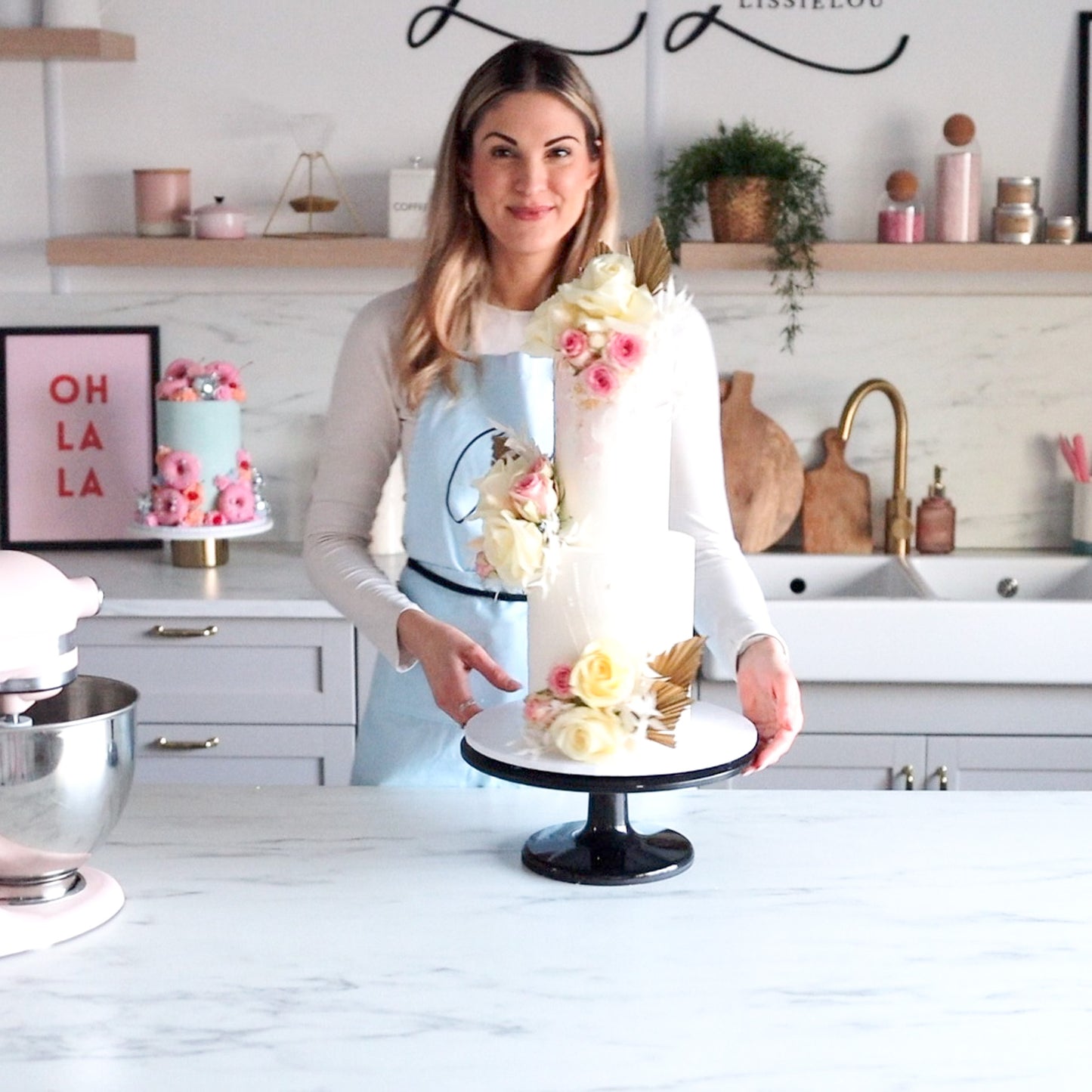 ONLINE Modern Floral Wedding Cake Class - ChellBells Cakes