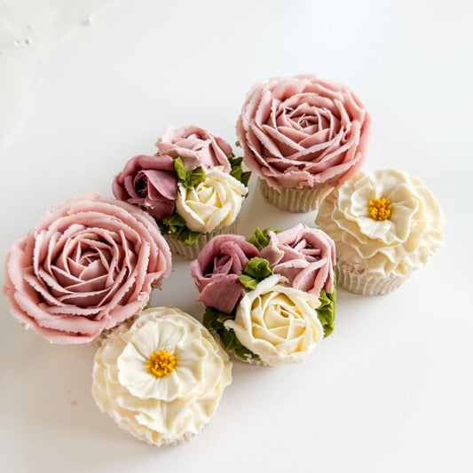 Spring Themed Buttercream Flowers with Penelope Cotswolds Floral Bakery at The LissieLou Cake School
