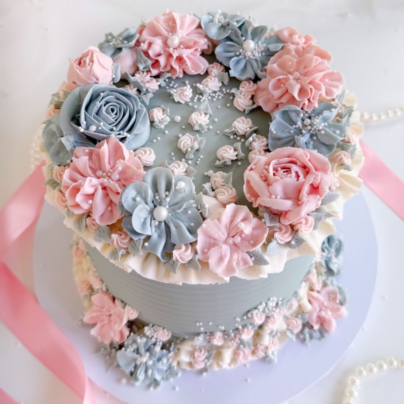 NEW: Vintage Love Cake Class with ChellBells Cakes at The LissieLou Cake School