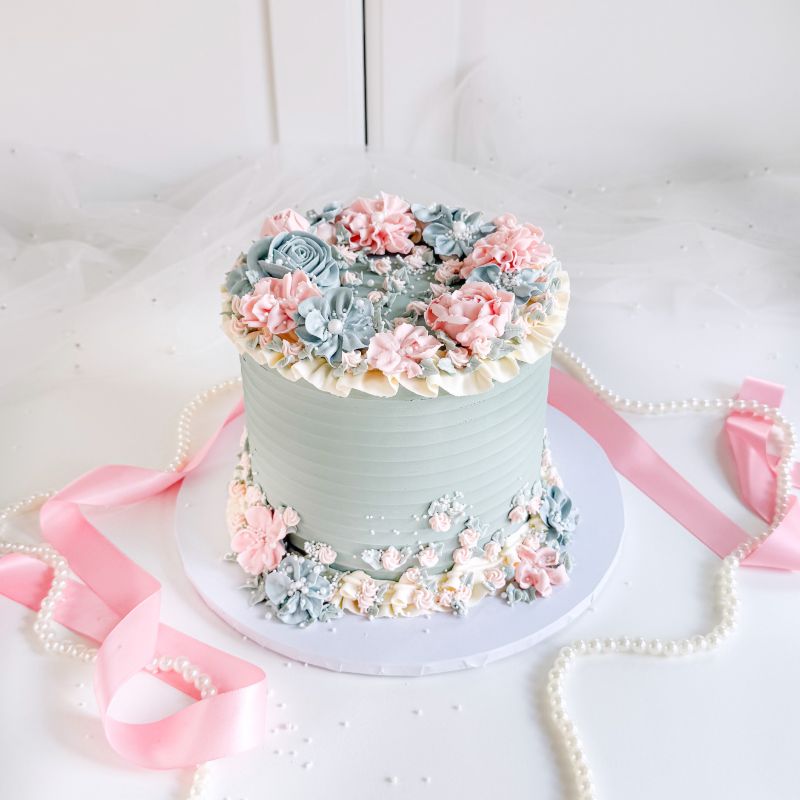 NEW: Vintage Love Cake Class with ChellBells Cakes at The LissieLou Cake School