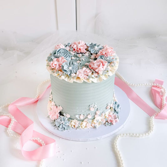 NEW: Vintage Love Cake Class with ChellBells Cakes at The LissieLou Cake School
