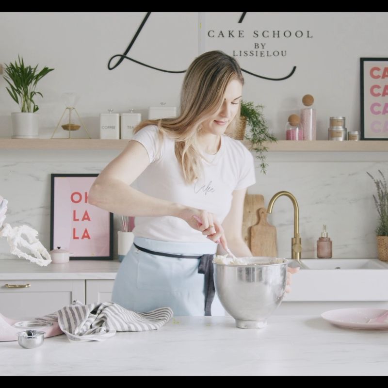 OCTOBER: Zoom LIVE Making Swiss Meringue Buttercream and Vegan Swiss Meringue Buttercream with ChellBells Cakes