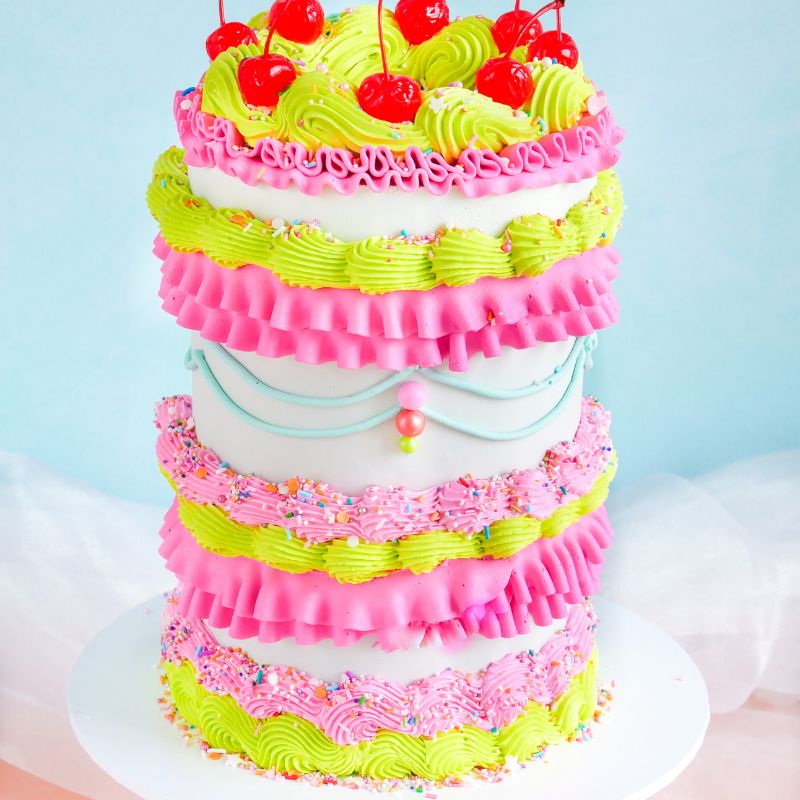 DECEMBER: Zoom LIVE Fancy Piping onto a Cake with ChellBells Cakes
