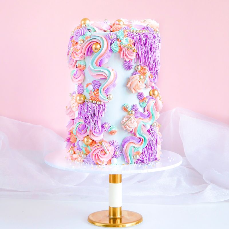DECEMBER: Zoom LIVE Fancy Piping onto a Cake with ChellBells Cakes