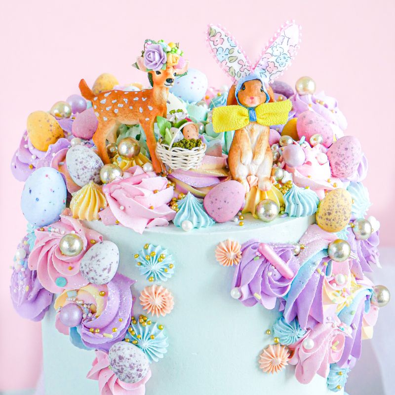 DECEMBER: Zoom LIVE Fancy Piping onto a Cake with ChellBells Cakes