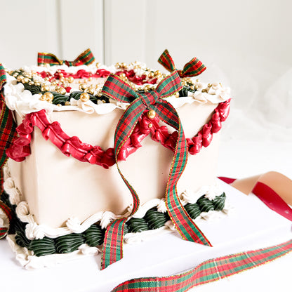 Vintage Christmas Cake Class with ChellBells at The LissieLou Cake School