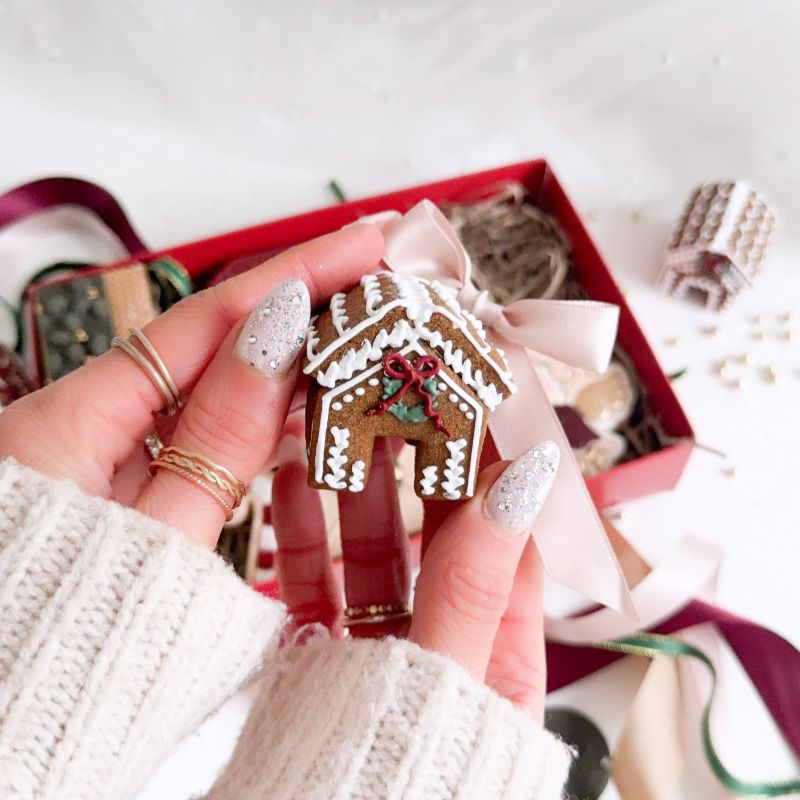 Mini Gingerbread House and Christmas Tree Cake Class with ChellBells at The LissieLou Cake School