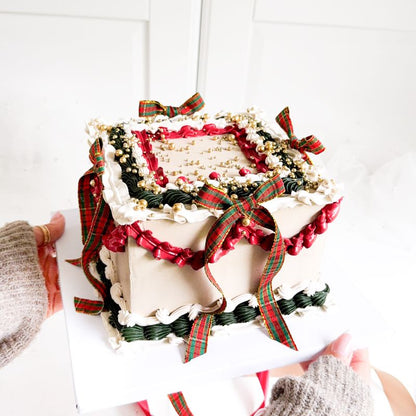 Vintage Christmas Cake Class with ChellBells at The LissieLou Cake School