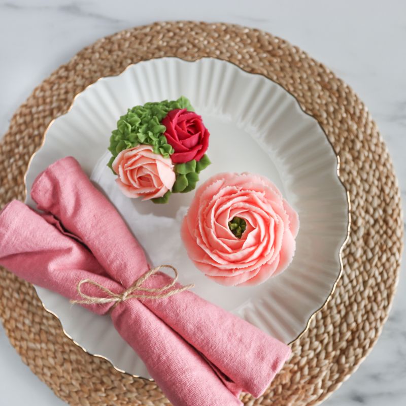ONLINE The Ultimate Buttercream Flower Course - Flour Girl Cupcakes