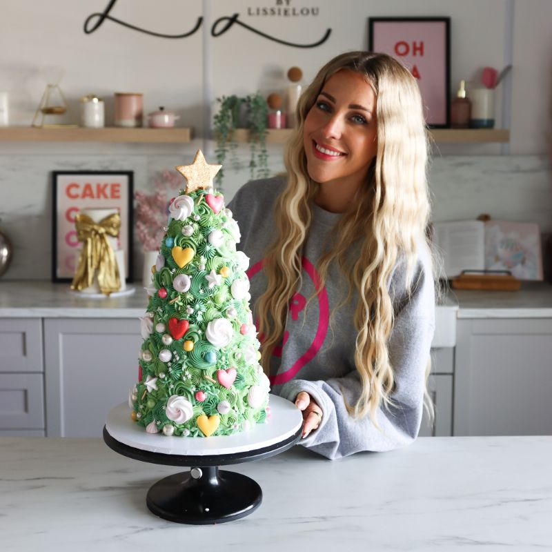 ONLINE How to make this Christmas Tree Cake - Jenna Rae Cakes