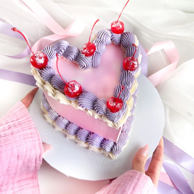 Heart Lambeth Cake Course with ChellBells Cakes at The LissieLou Cake School