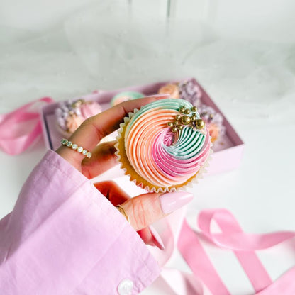 Fancy Piping Techniques Cupcake Class by ChellBells Cakes