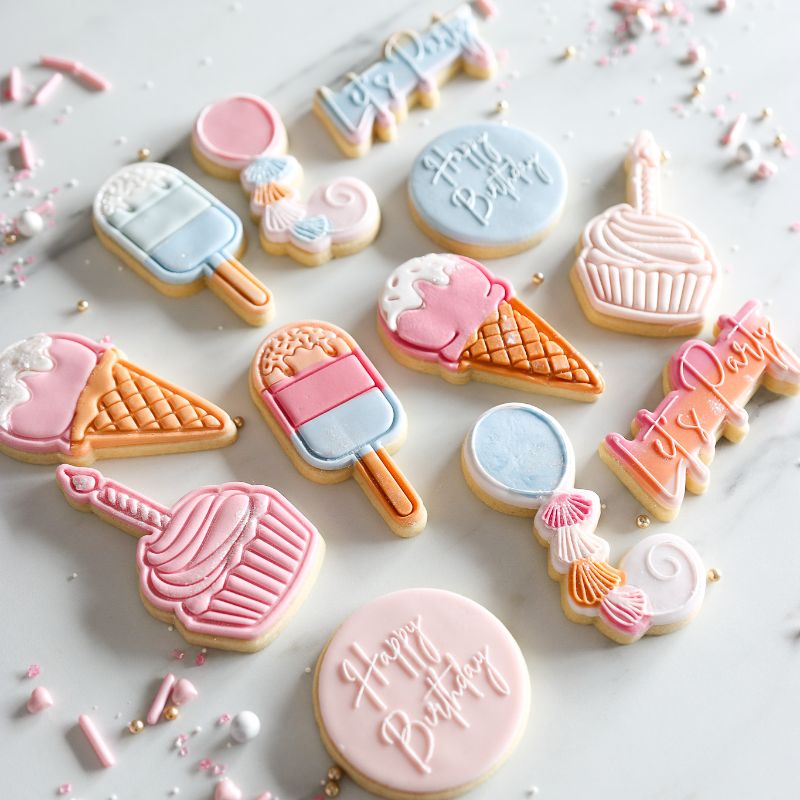 How to make and decorate fondant sugar cookies - ChellBells Cakes