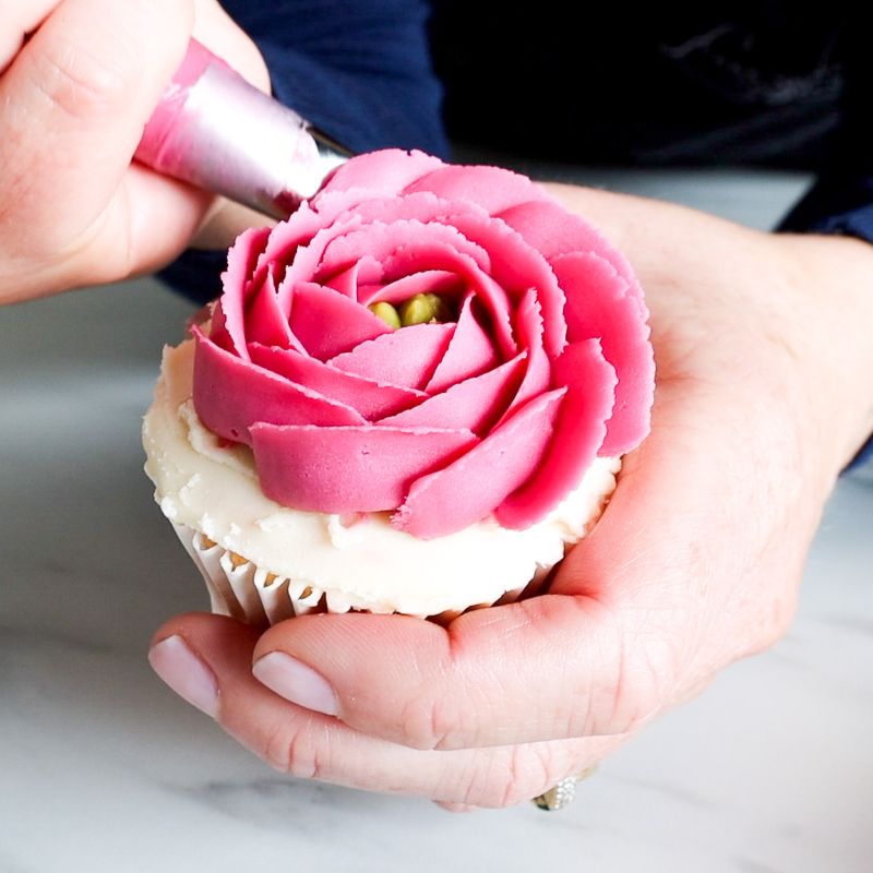 ONLINE The Ultimate Buttercream Flower Course - Flour Girl Cupcakes