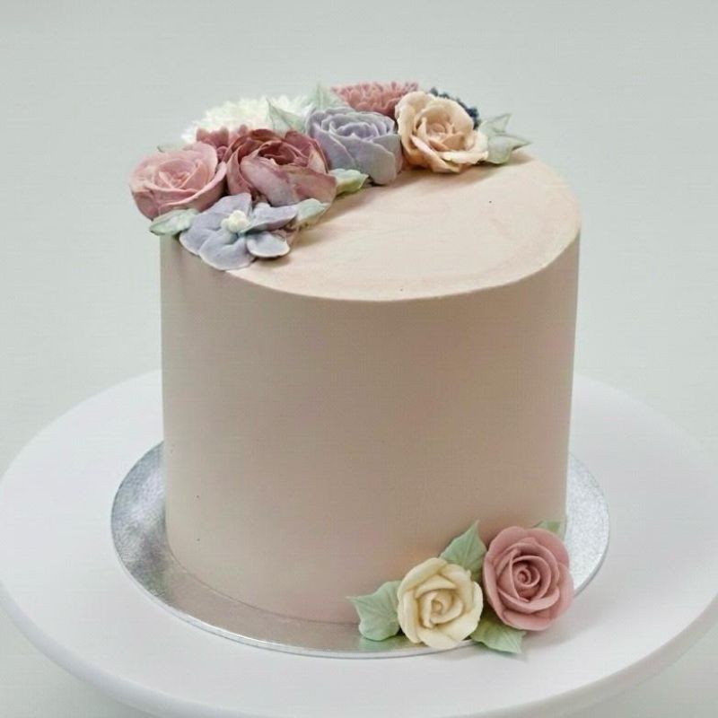 Piped Swiss Meringue Buttercream Flower Cake Class with Georgia's Cakes at The LissieLou Cake School