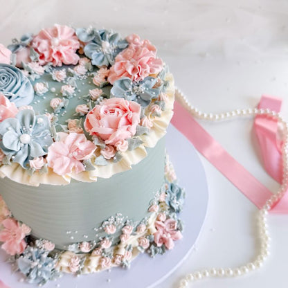 NEW: Vintage Love Cake Class with ChellBells Cakes at The LissieLou Cake School