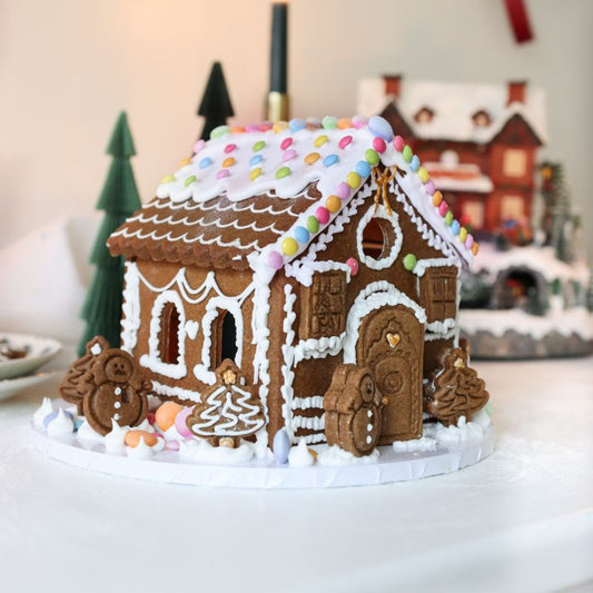 Deluxe Christmas Gingerbread House Decorating Class with ChellBells Cakes