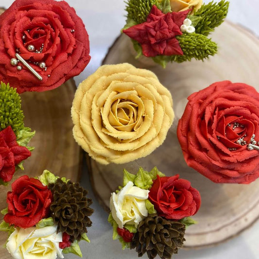 Christmas Themed Buttercream Flowers with Penelope Cotswolds Floral Bakery at The LissieLou Cake School